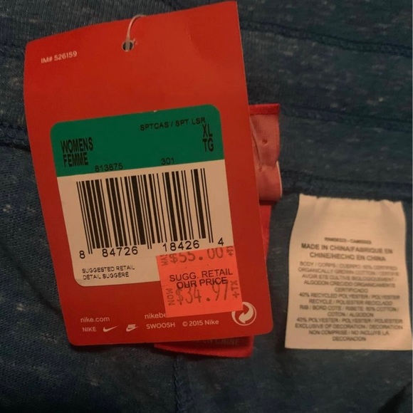 Bnwt Nike crops - Picture 2 of 2